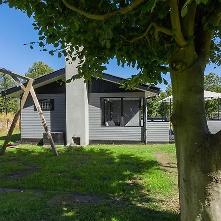 Three-bedroom Holiday In * Hals