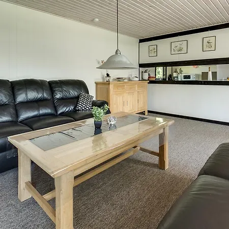 Three-bedroom Holiday In